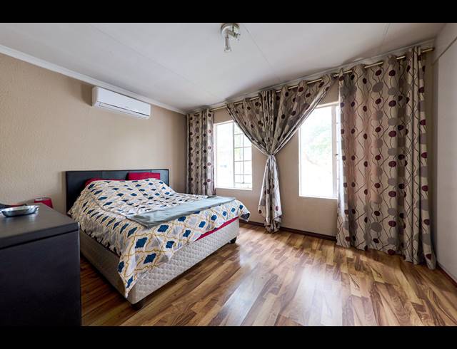 2 BEDROOM DUPLEX FOR SALE IN HALFWAY GARDENS